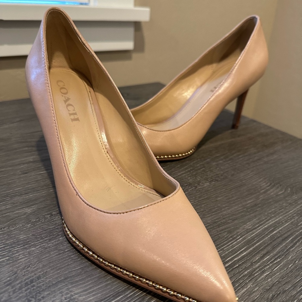 Gently used coach heels. Size 8.5 with a 3.25 inch heel.